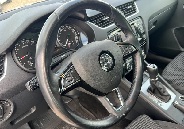 Skoda Octavia cena 46900 przebieg: 259000, rok produkcji 2015 z Krzeszowice małe 704